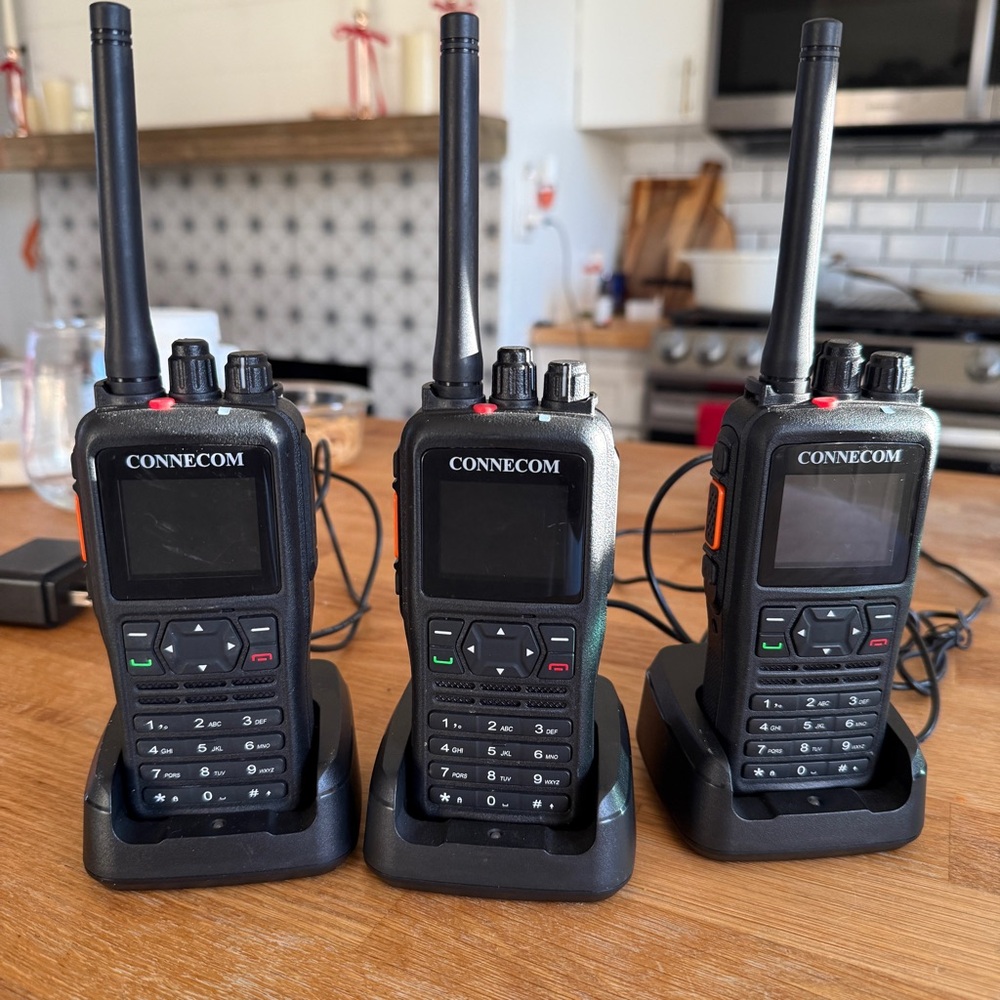 Connecom GD900 DMR Digital & Analog Two Way Radios